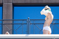 Miley Cyrus topless in Sydney (10/2014)