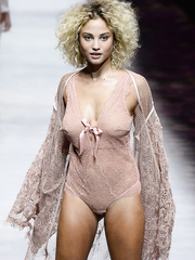 Rose Bertram Sexy (15 Photos + Video)